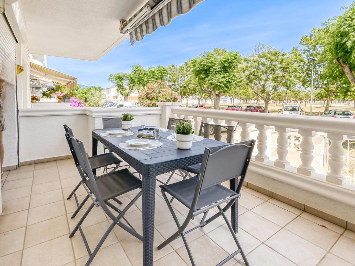Port Mistral-2 By Interhome